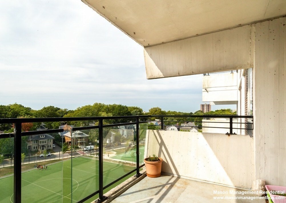 60 Babcock St, Coolidge Corner