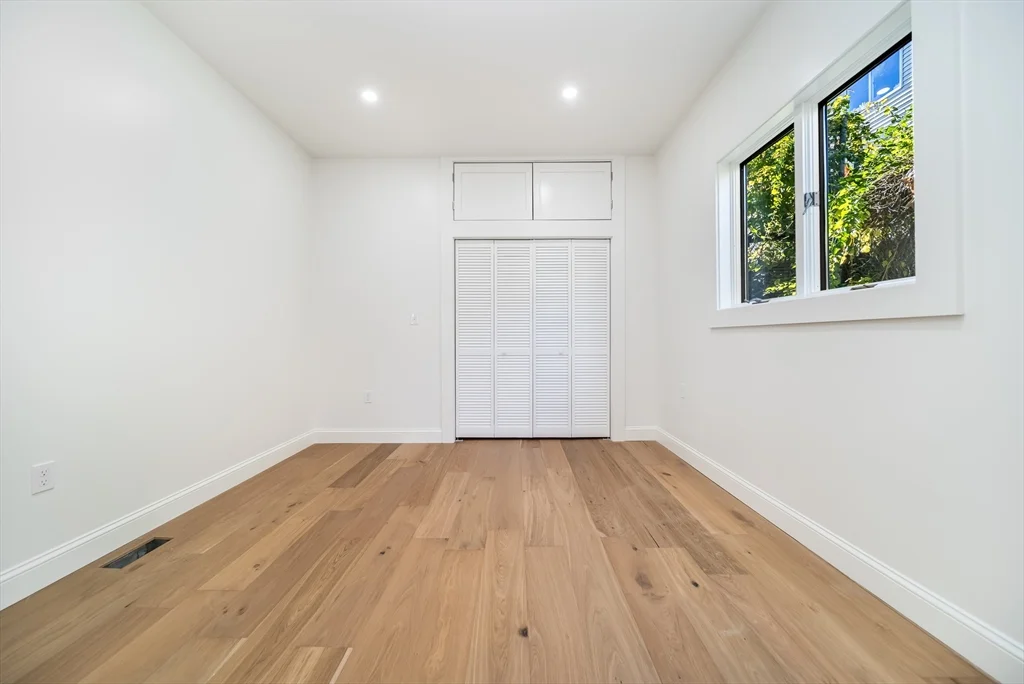 9 Knollin St, Malden