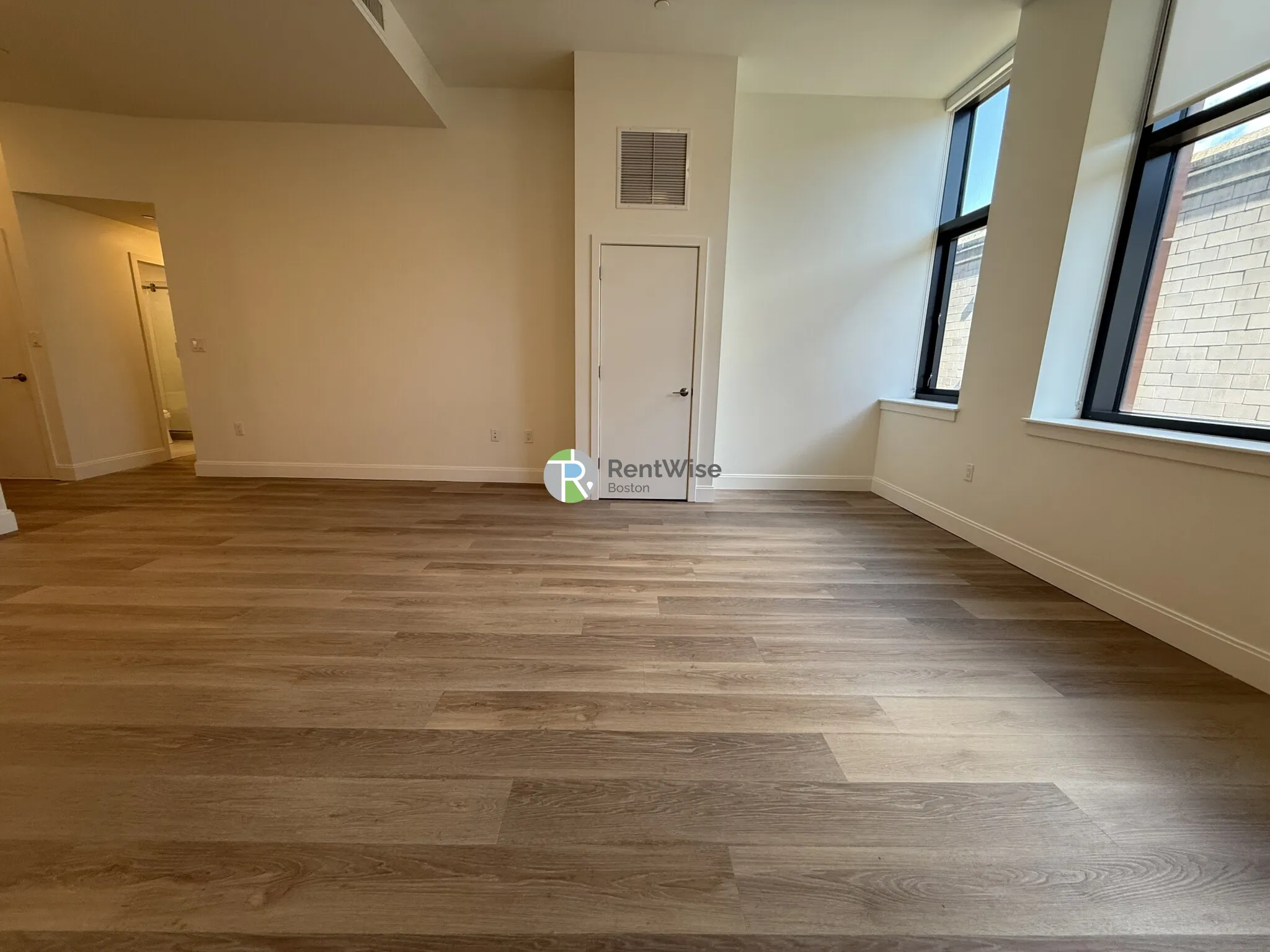 1079 Commonwealth Ave, Allston