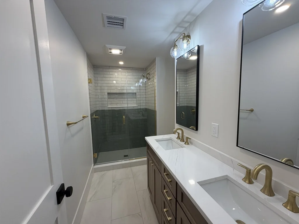 7 Bennett St, Medford