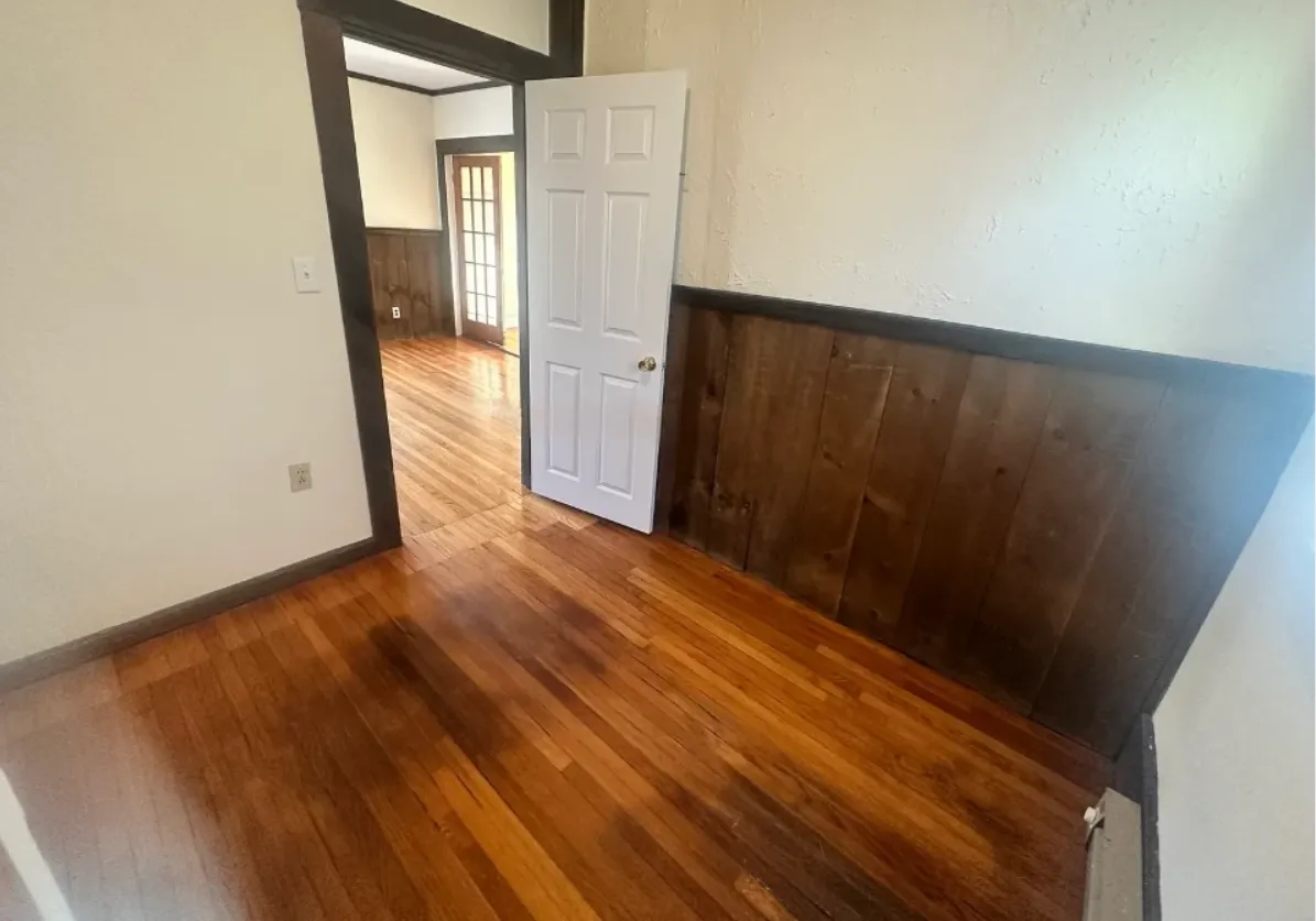 550 Broadway, Magoun Square