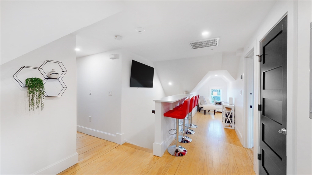 659 South St, Waltham