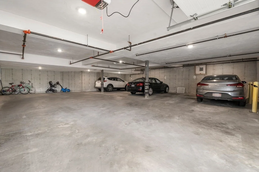213 E Eagle St, East Boston
