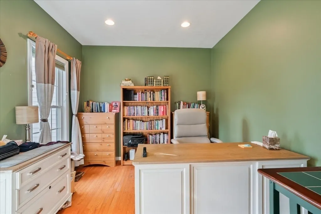 000 Confidential St, Plainville