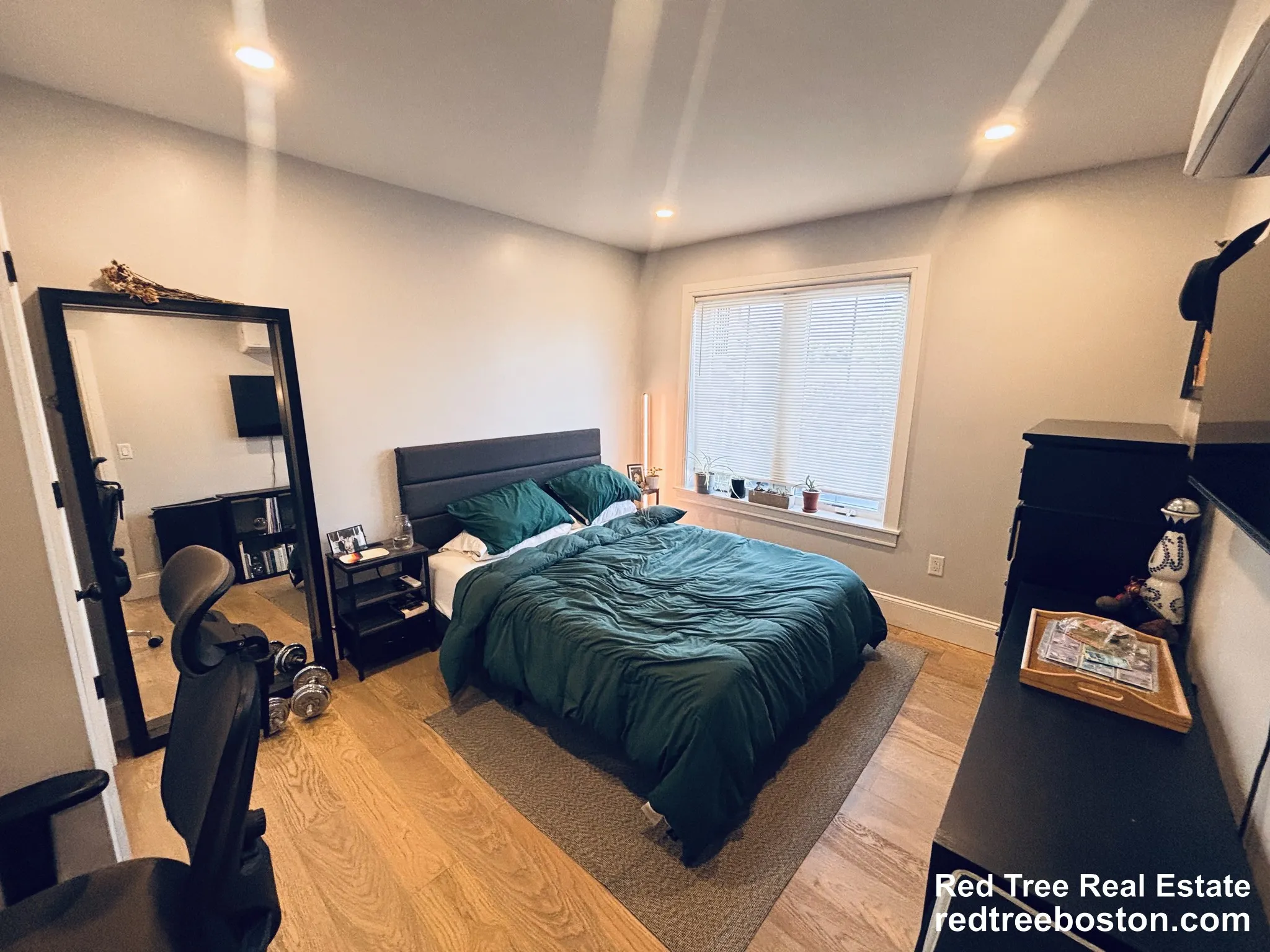 425 Market St, Oak Square