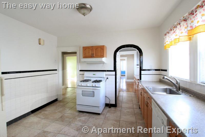 23-25 Bonner Ave, Tufts