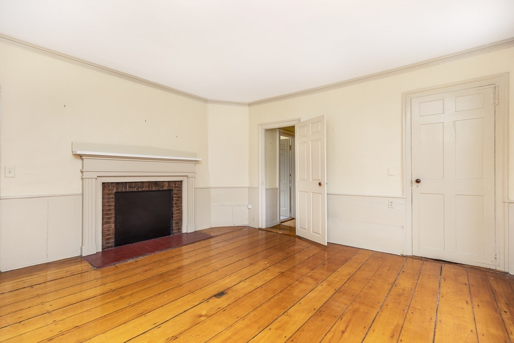 137 Washington, Old Town