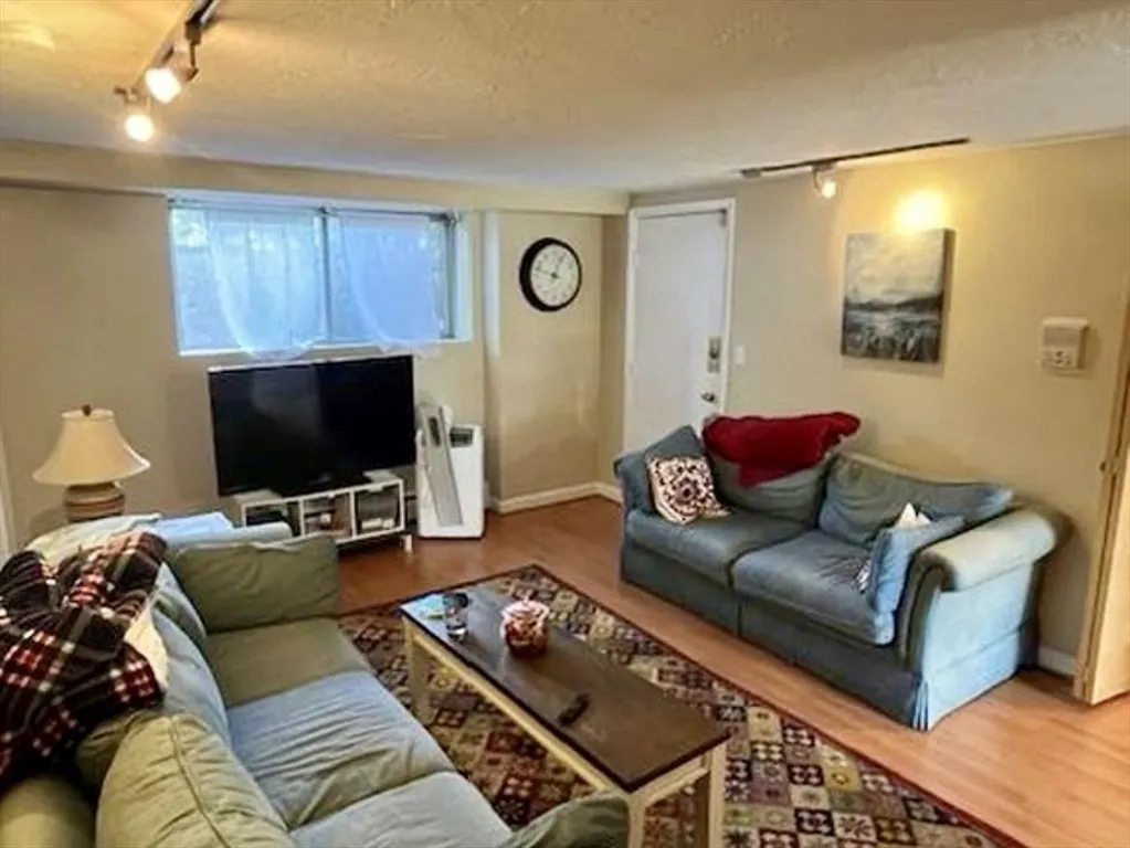 1726 Commonwealth Ave, Brighton