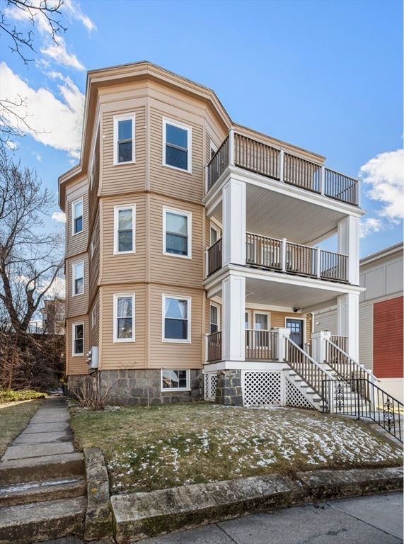 55 Iffley Rd, Jamaica Plain