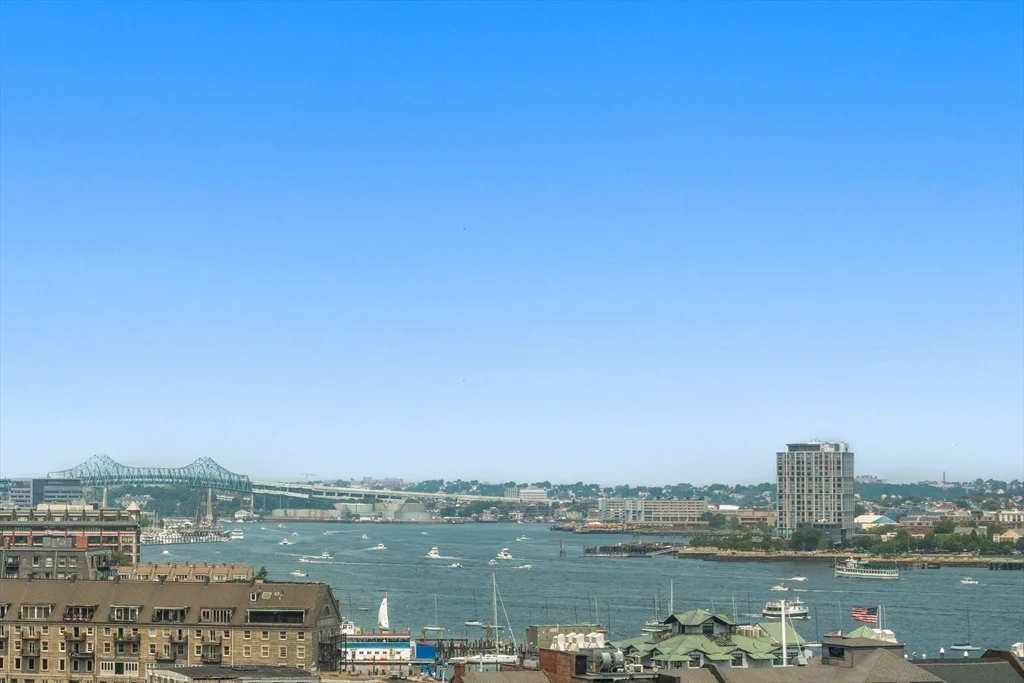 85 East India, Waterfront