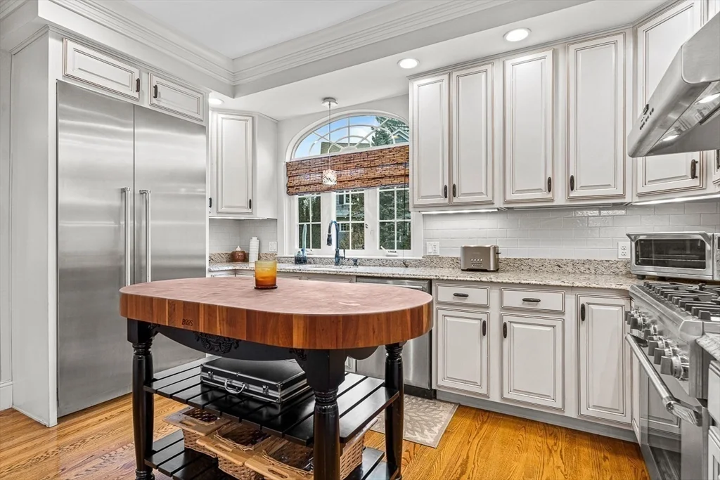 34 Glen Rd, Winchester