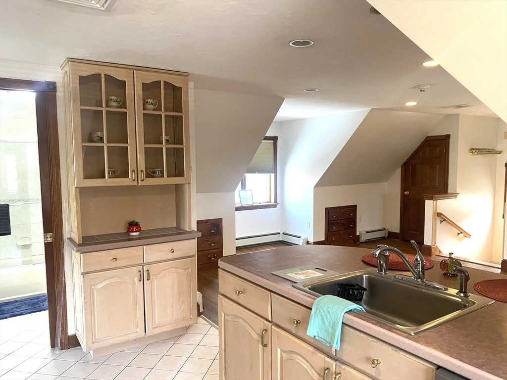 124 Gardiner Rd, Quincy