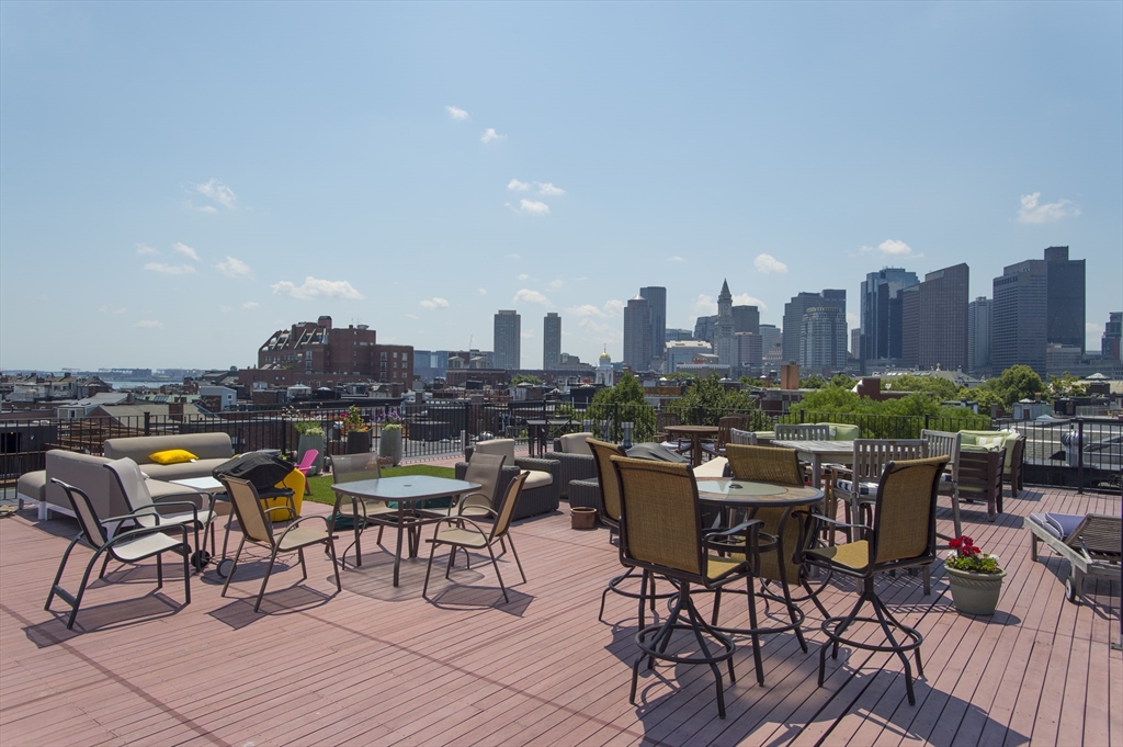 440 Commercial St, Waterfront