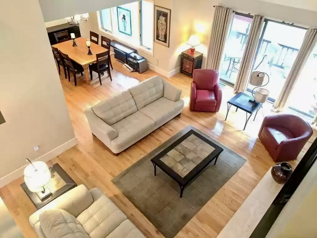 253 Nahanton St, Oak Hill