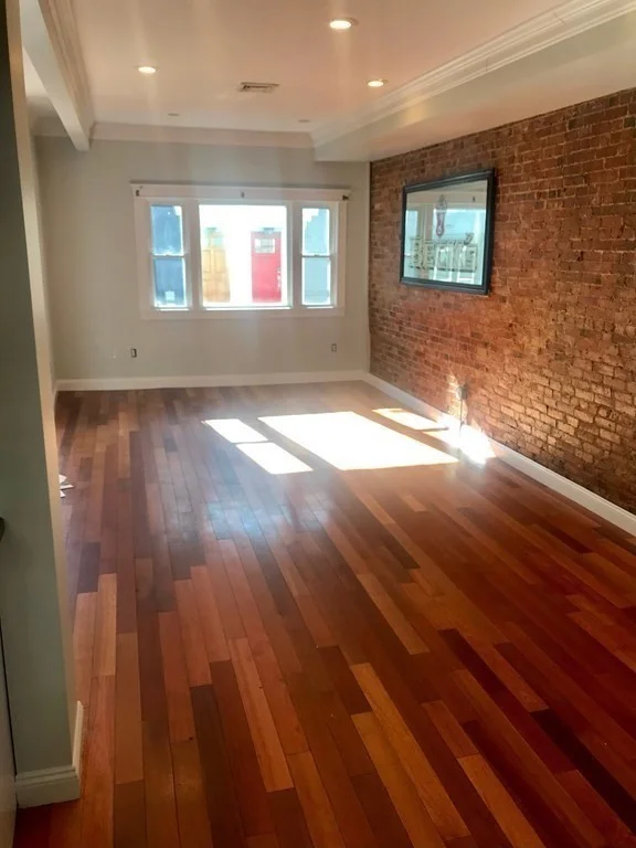 4 Colebrook St, South Boston