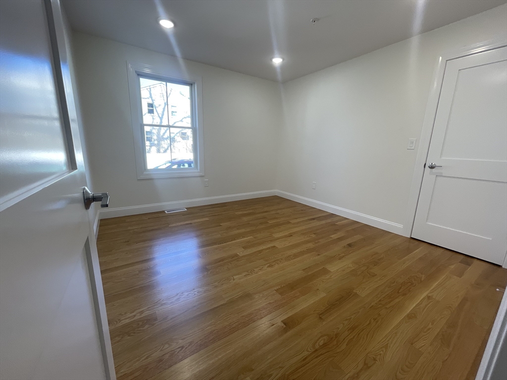 40 Everett St, Everett