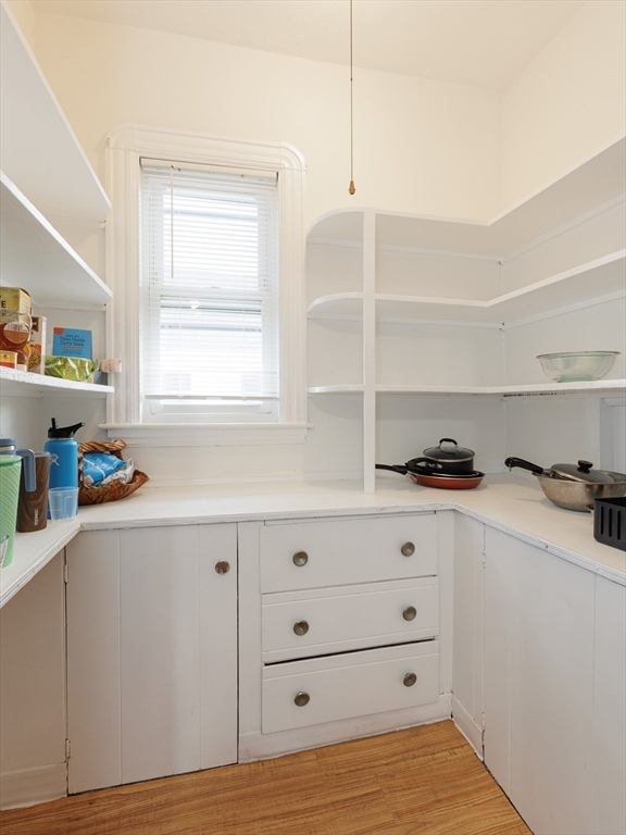 13 Oxford Ave, Belmont