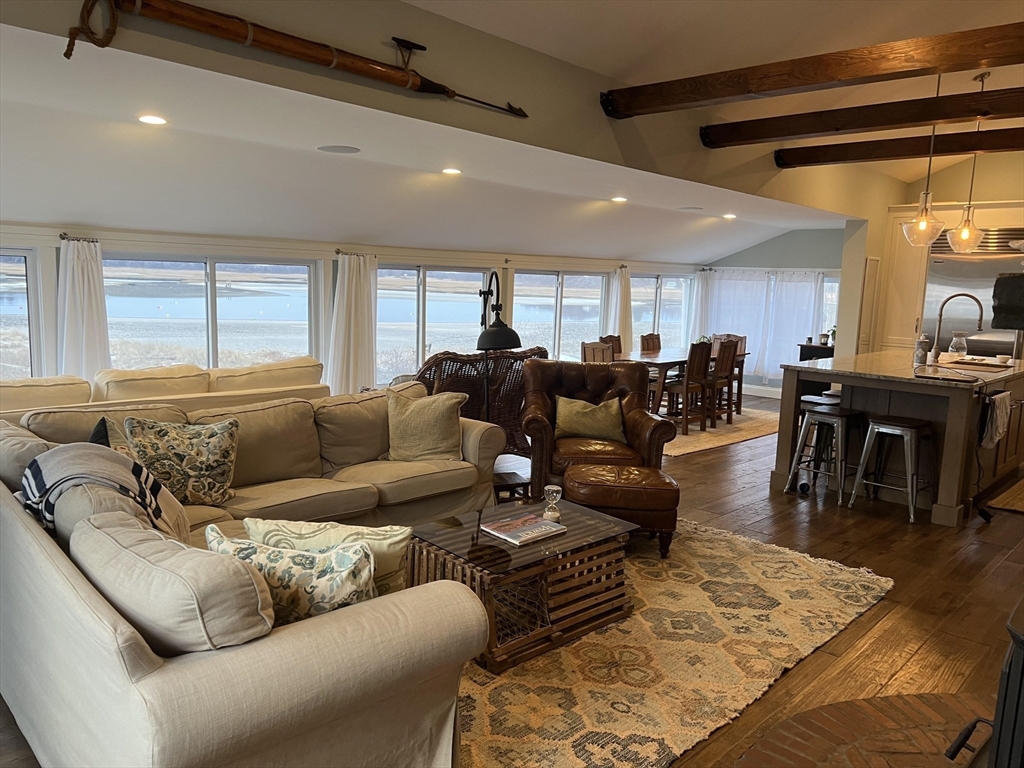 37 River Rd, Little Neck