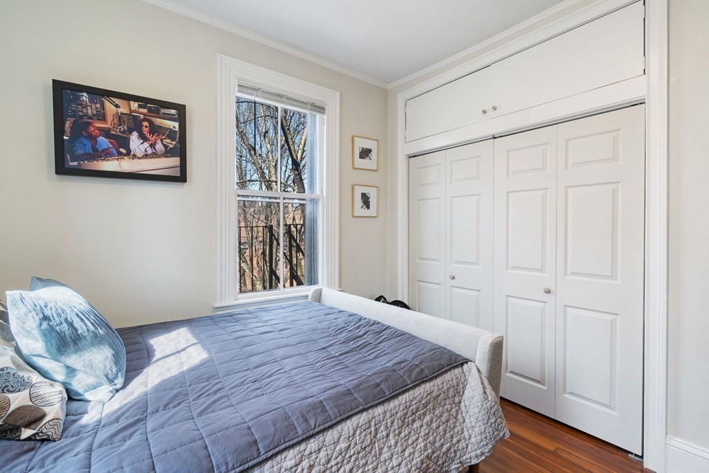 14 Gloucester St, Back Bay