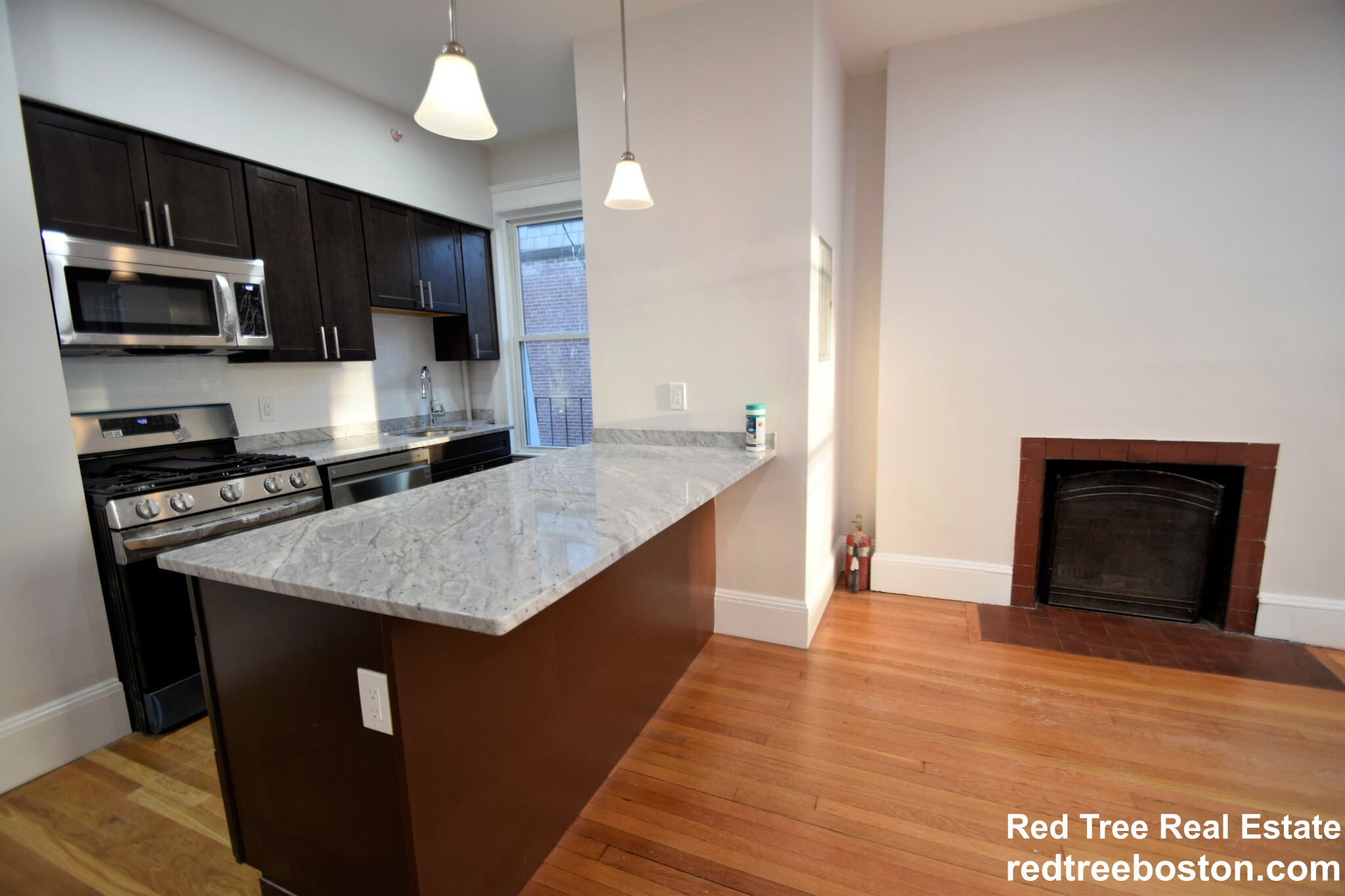 48 Gloucester St, Back Bay