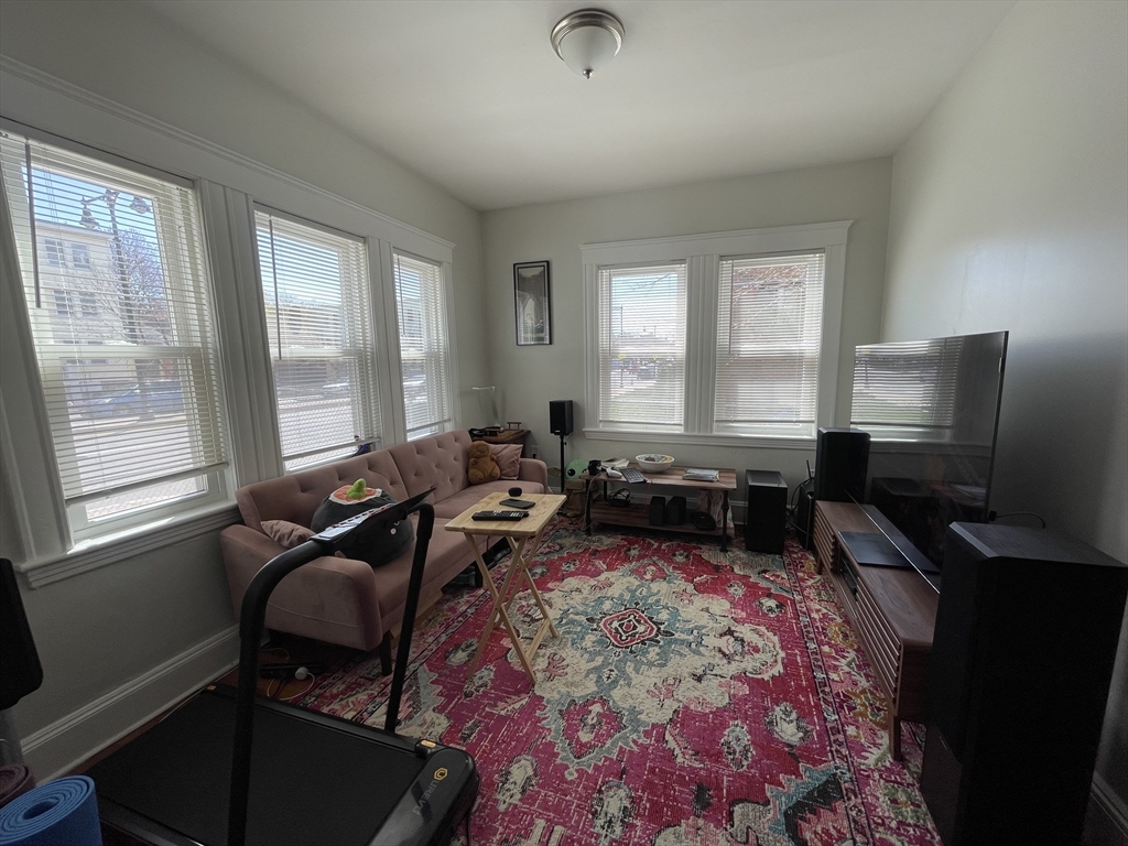 249 Hyde Park Ave, Jamaica Plain