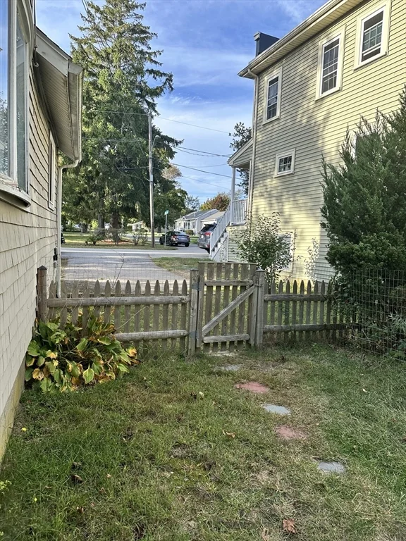 18 Maple Ave, Scituate