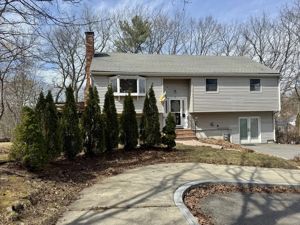 15 Curlew St, West Roxbury