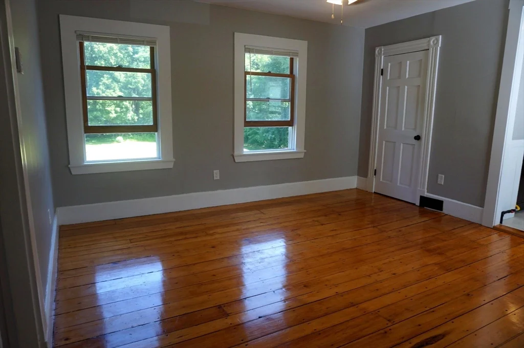 67 Mill St, Pepperell