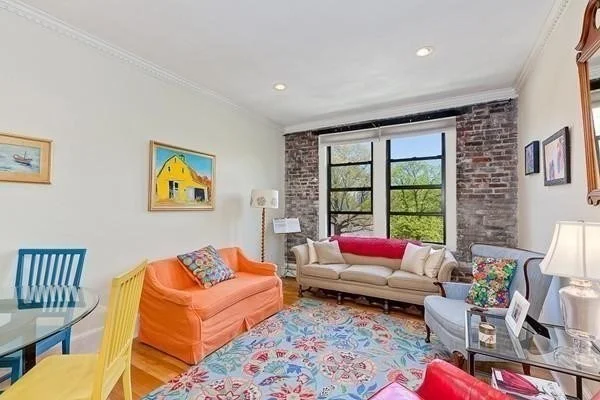 61 Park Dr, Fenway
