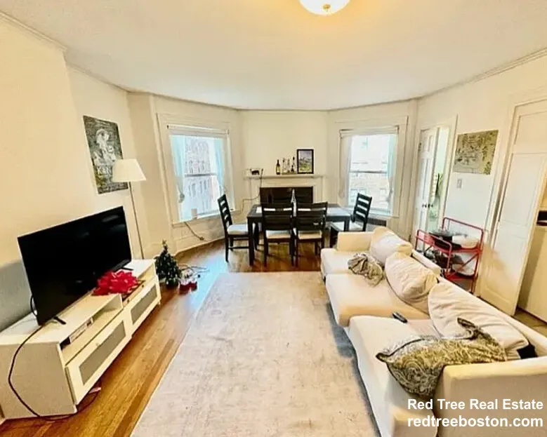 912 Beacon St, Fenway