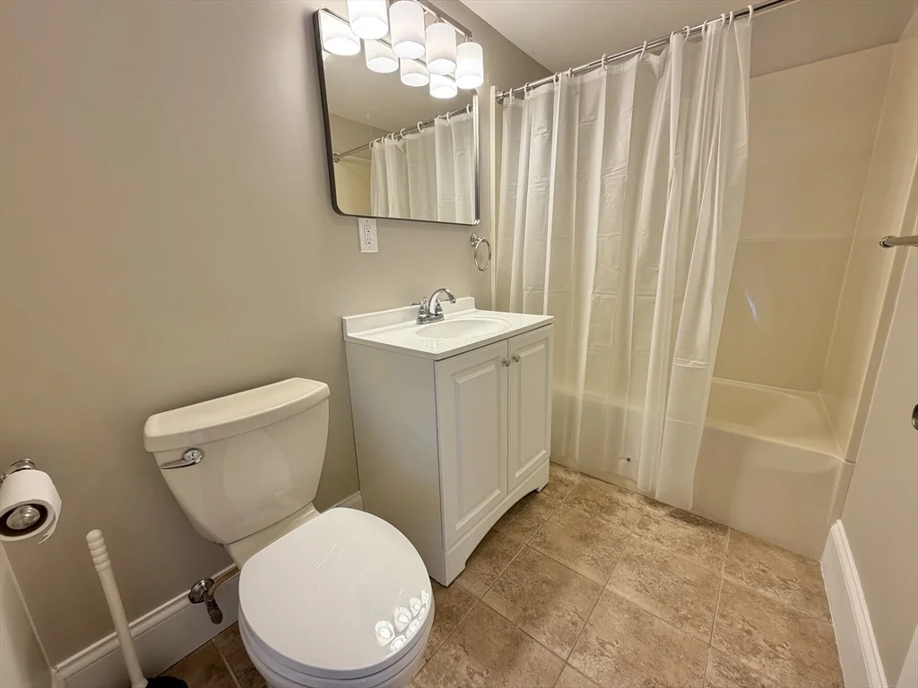 2 Hamond Pond Pkwa, Newton