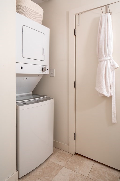 80 Broad St, Waterfront