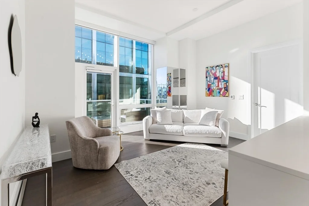 50 Liberty Dr, Seaport District