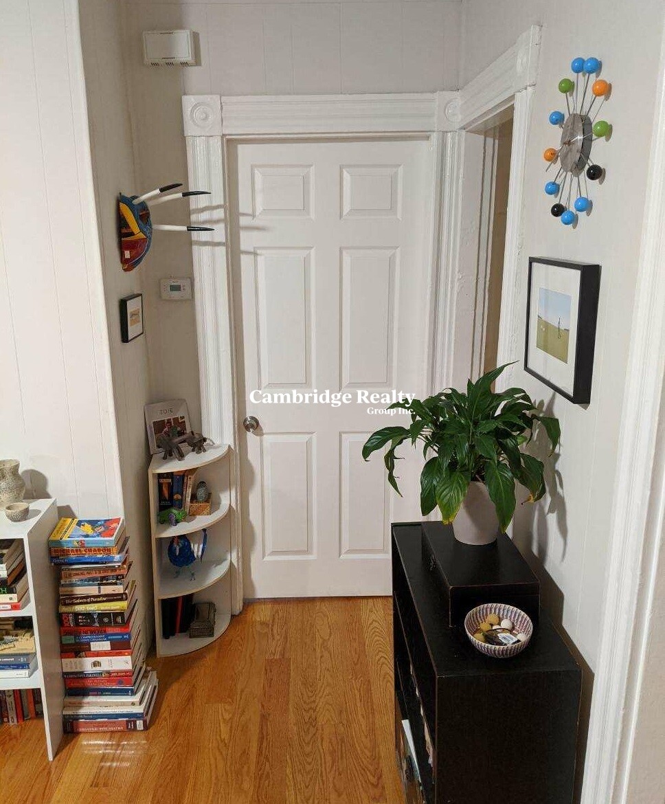 27 Pinckney St, East Somerville