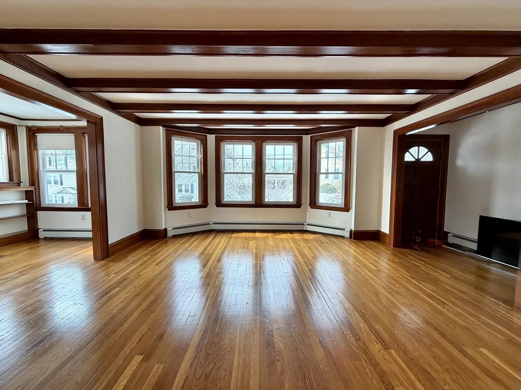 31 Oakley Rd, Watertown