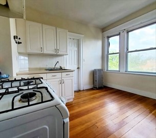 279 Harvard St, Mid-Cambridge