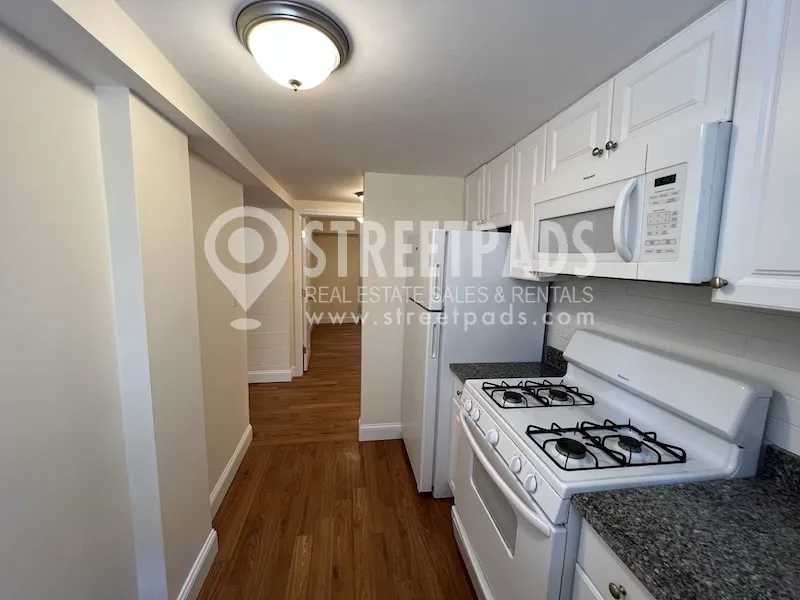 381 Harvard St, Mid-Cambridge