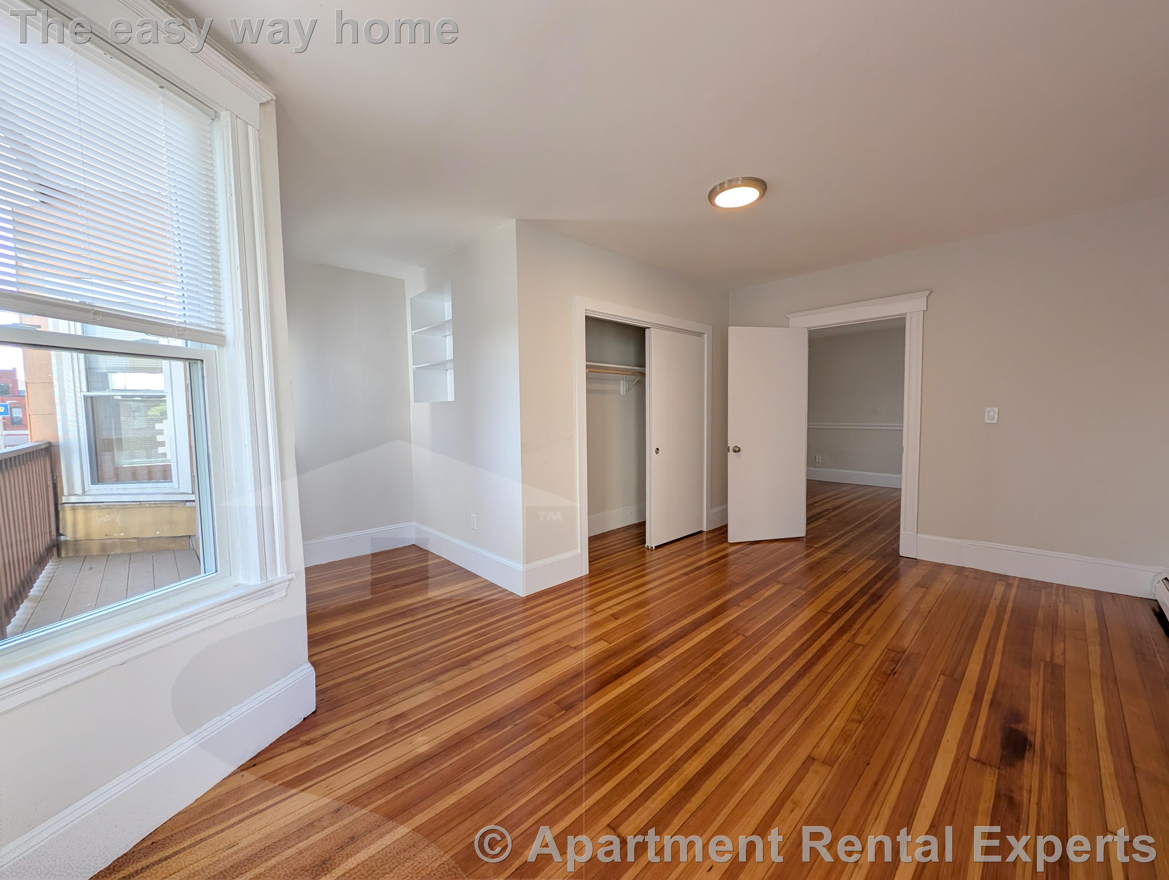 16R Warren Ave, Union Square