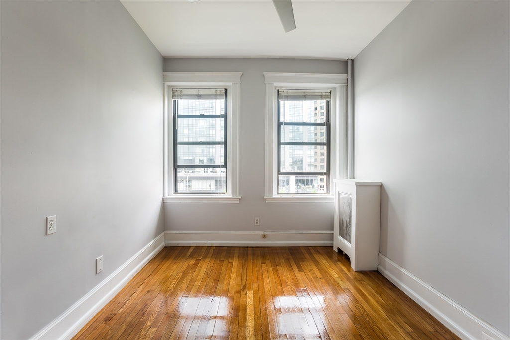 137 Peterborough St, Fenway