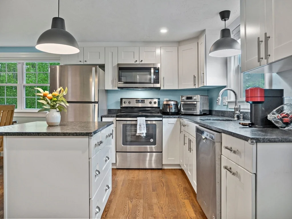 36 Brackett Rd, Ashland