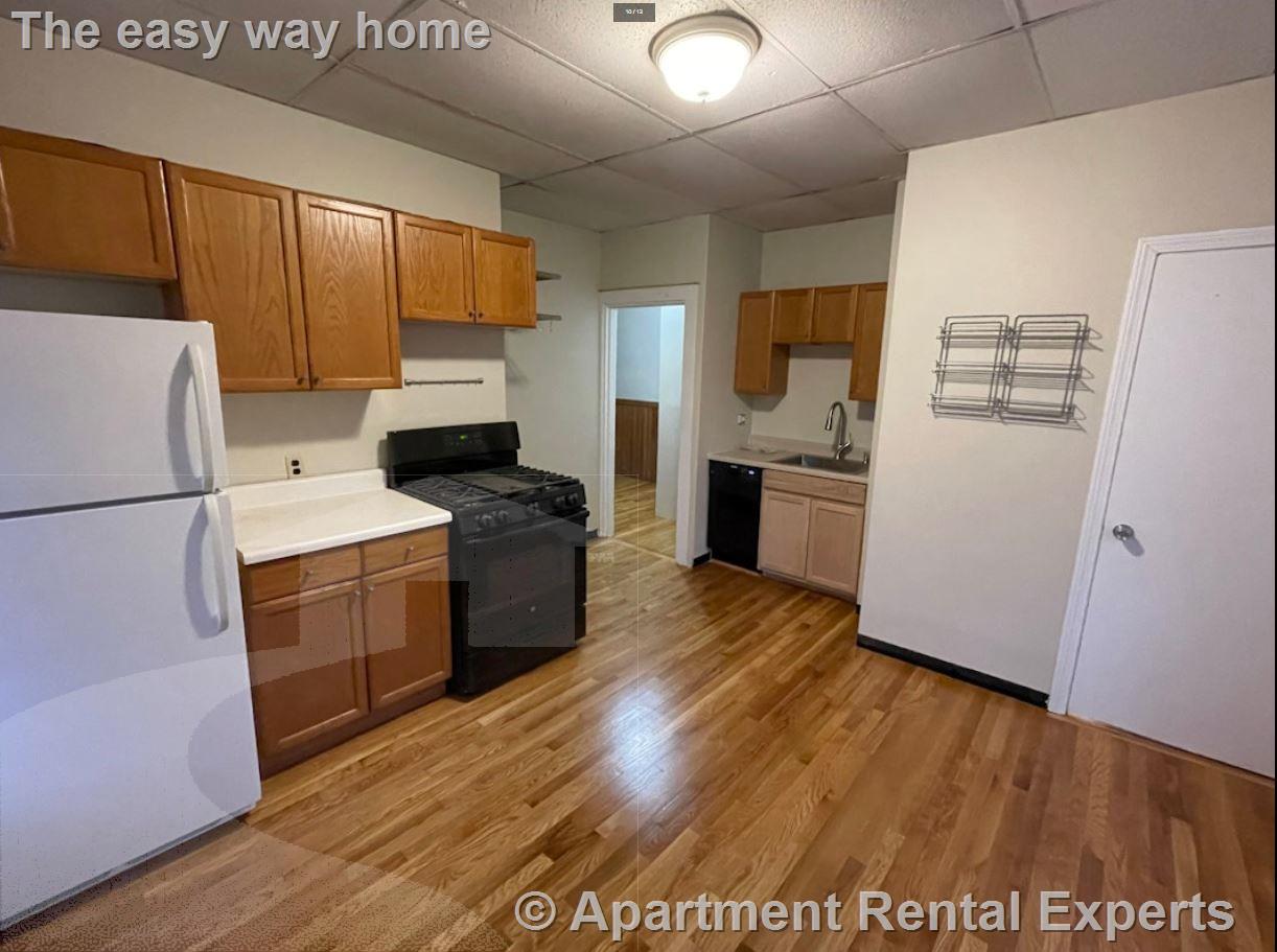 168 Putnam Ave, Riverside