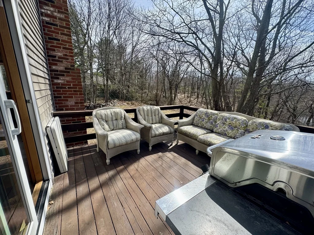 15 Curlew St, West Roxbury