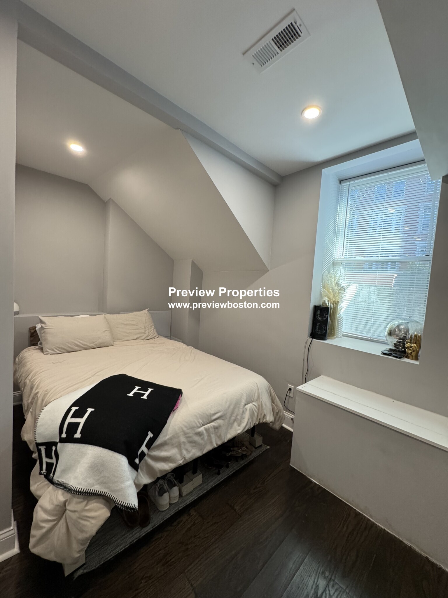 7 Strathmore Rd, Brookline