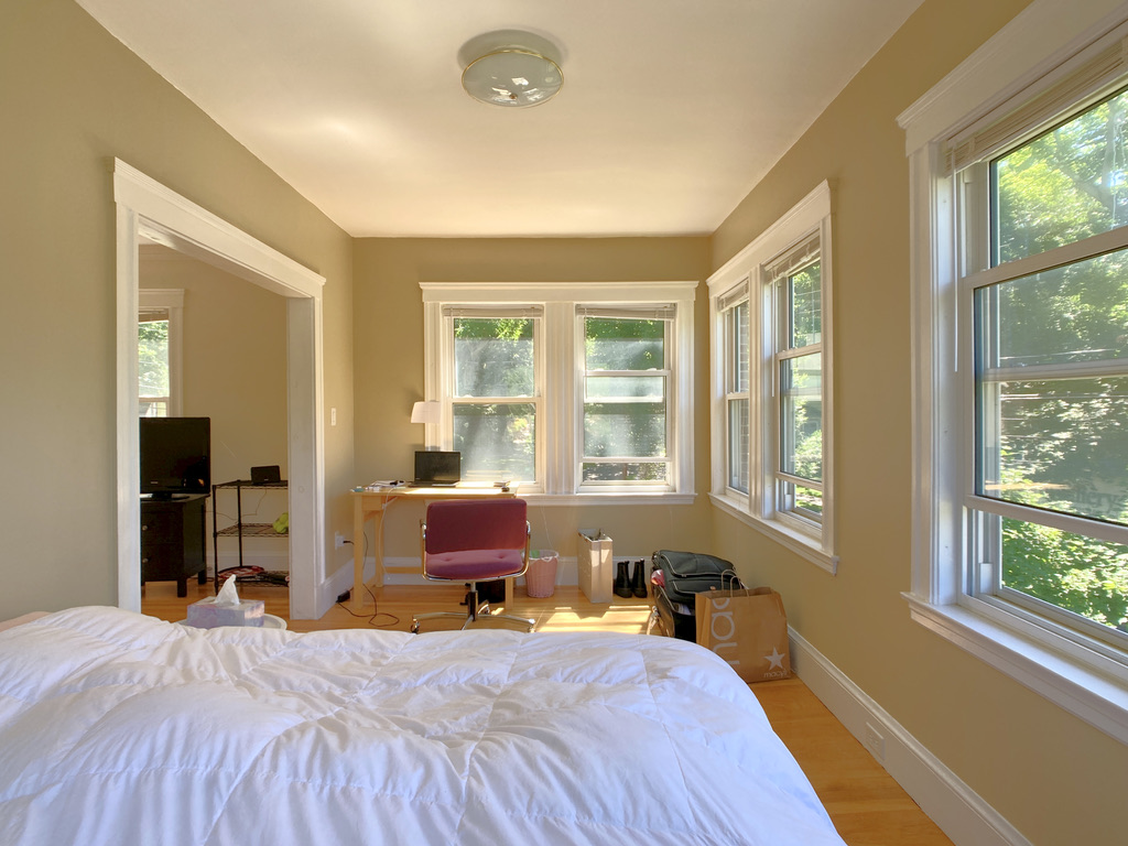 129 Oxford St, Newton Center