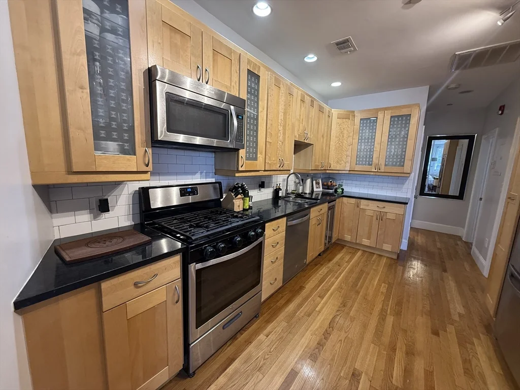 119 Dorchester St, South Boston