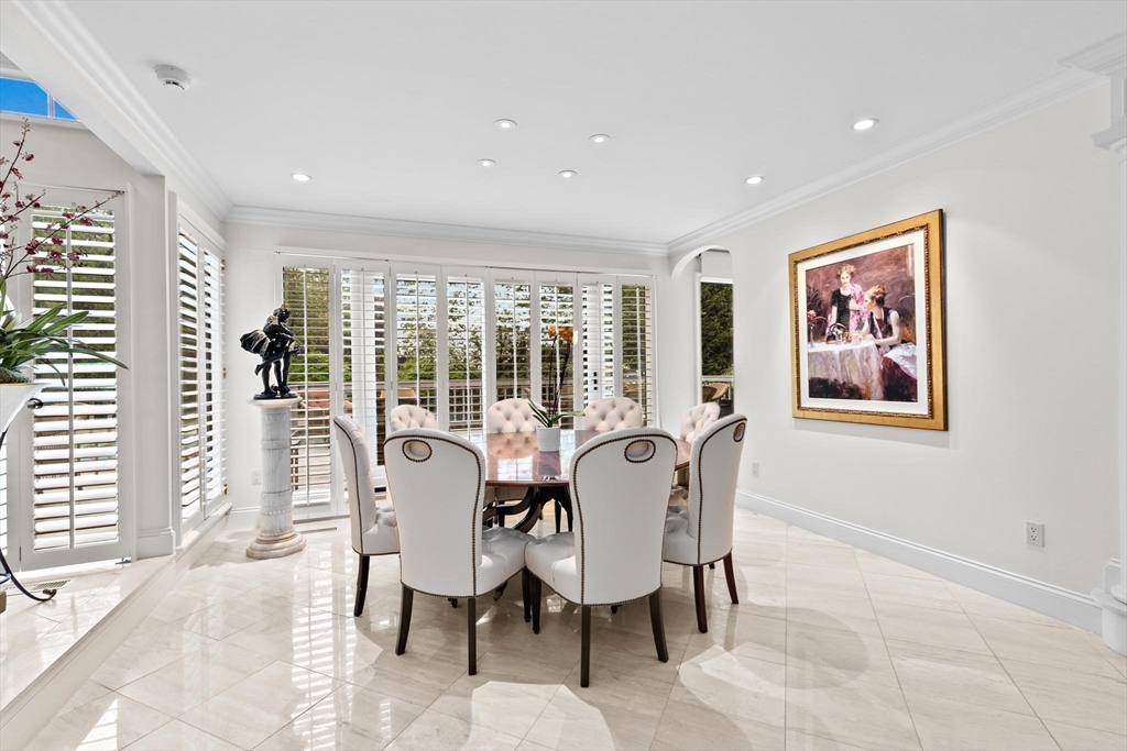 25 Laurus Ln, Newton