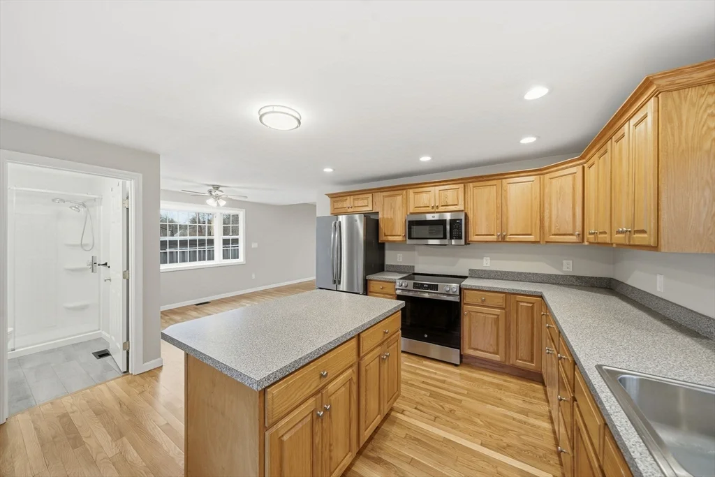 184 Park St, North Reading