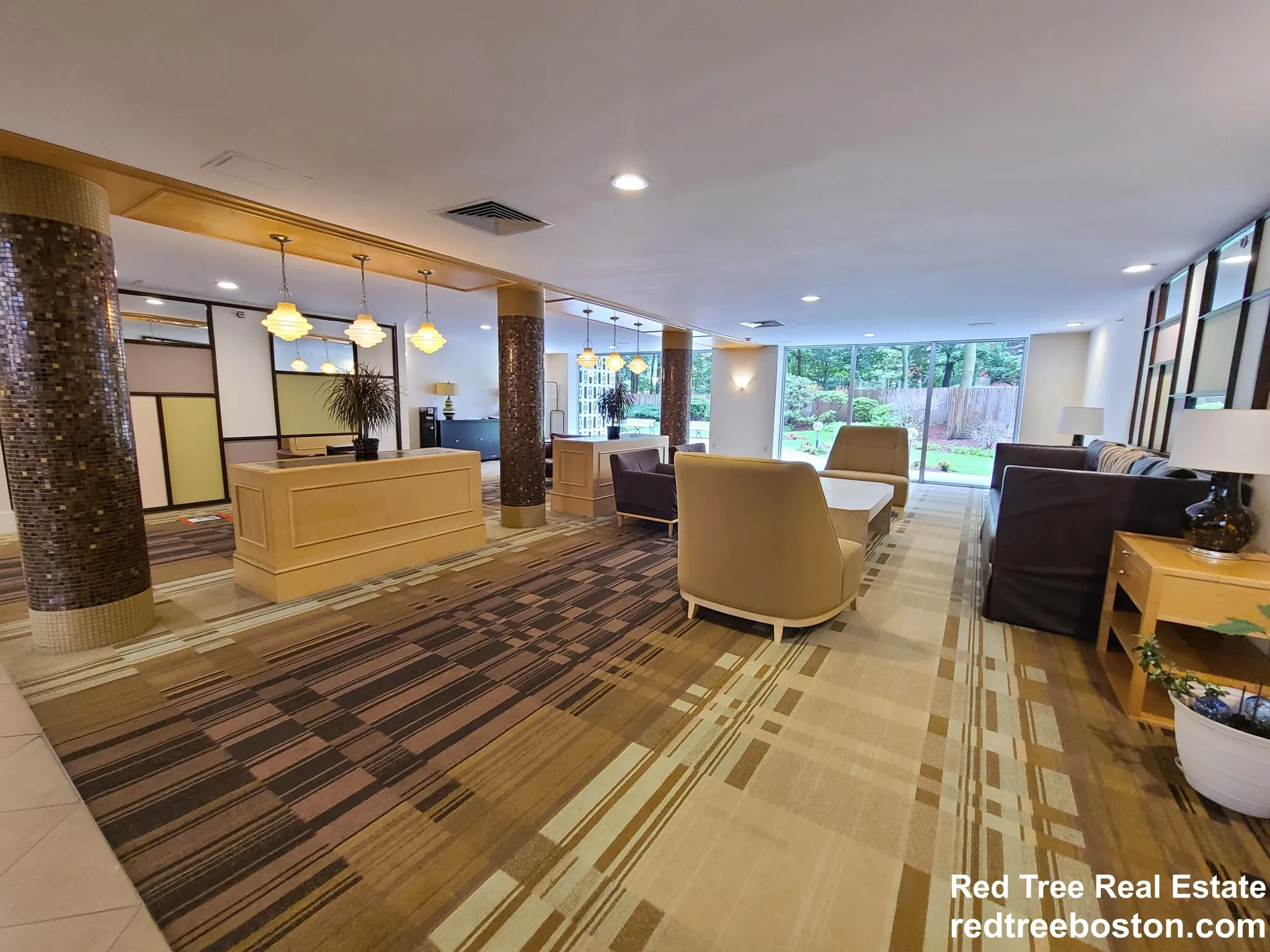 101 Monmouth Ct, Longwood