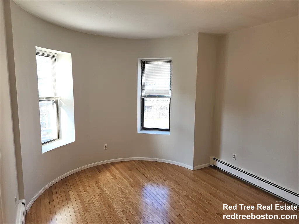 3148 Washington St, Jamaica Plain