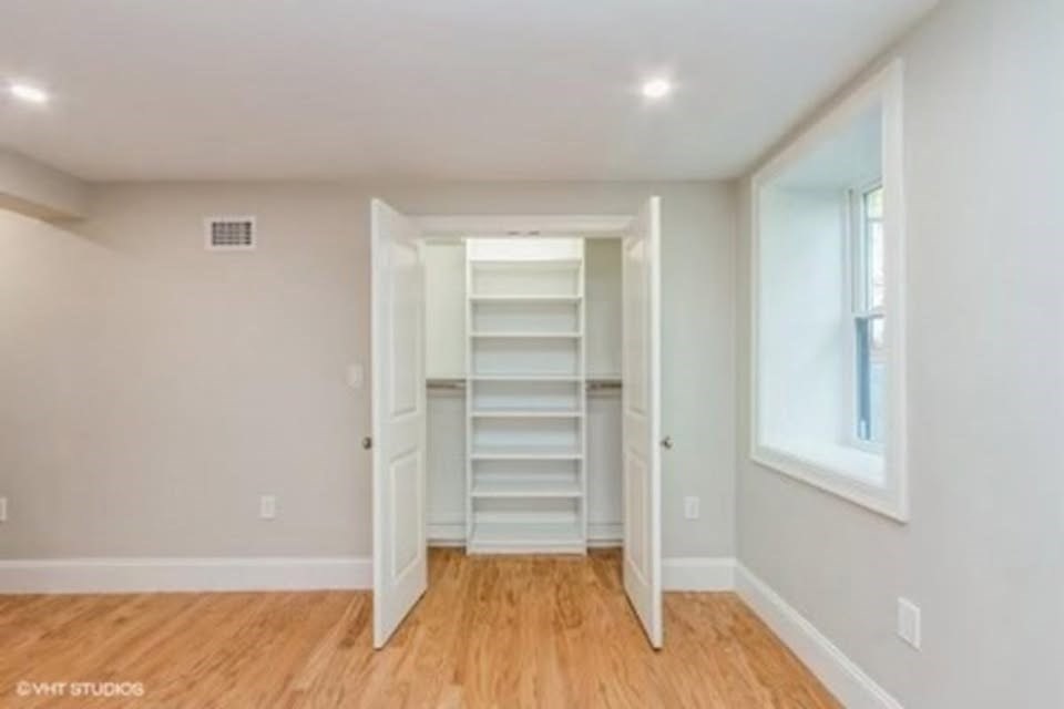 111 Hutchings St, Roxbury